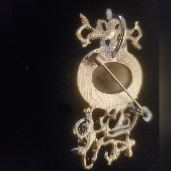 New Agate Silver Wrapped Flower Pendant Brooch. - Picture 5 of 9